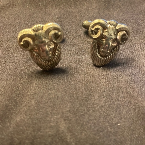 Authentic Tiffany & Co. Ram Head Cufflinks – Sterling Silver Elegance - Picture 4 of 7